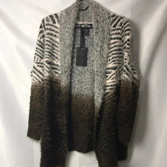 NWT OLIVER WO SZ MED ANIMAL PRINT SWEATER. SOFT AND COMFY OPEN FRONT - Picture 2 of 11